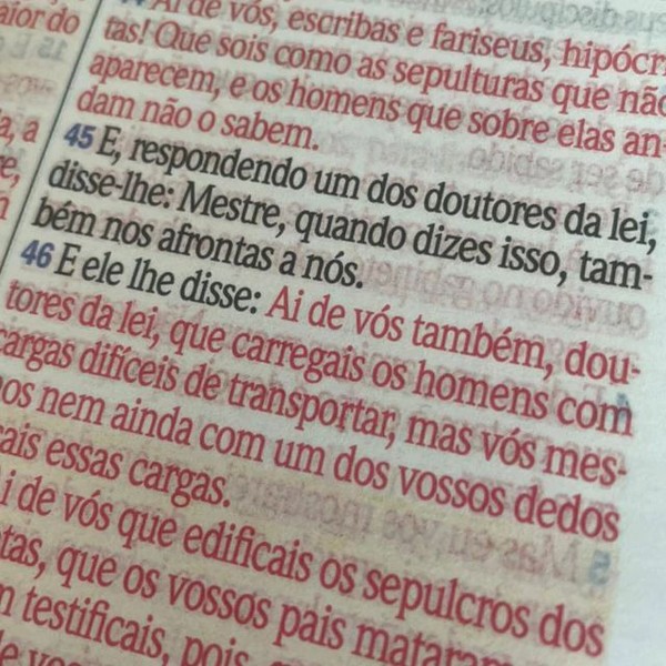 Foto Bíblia RC Letra Hipergigante Com Textos Coloridos, Harpa E Corinhos - Capa Luxo Marrom Escuro Com Zíper