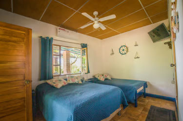 Habitación Macarela en el Tránsito Surf Camp