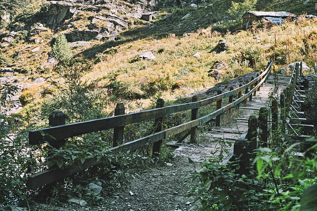 The bridge leading to Channi campsite