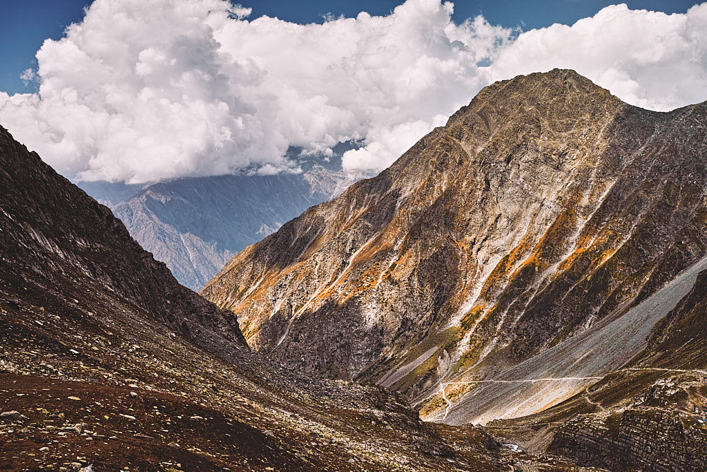 The trail from Sundrasi to Gaurikund is clearly visible