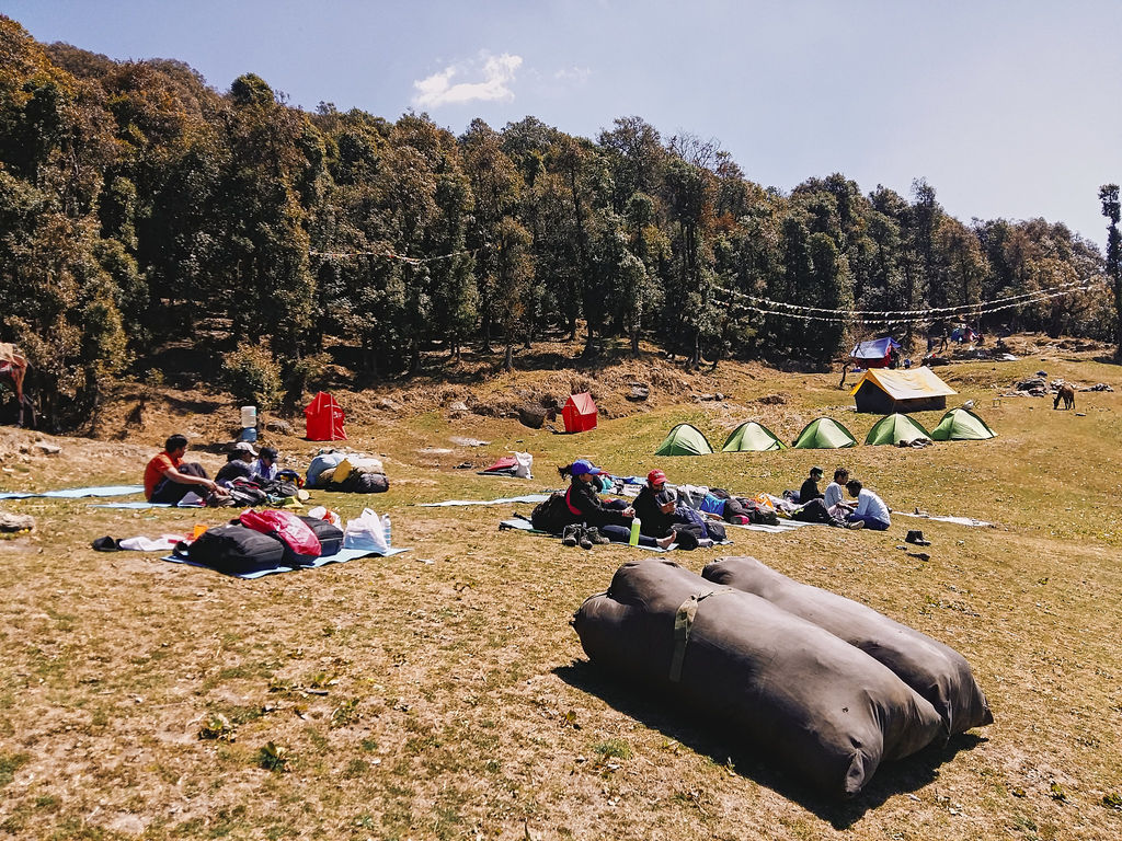 Base Camp at Nag Tibba on a “less” busy weekend. You would not want to be here on a “regular” weekend. The large tents are toilet tents or staff tents put up by trekking operators