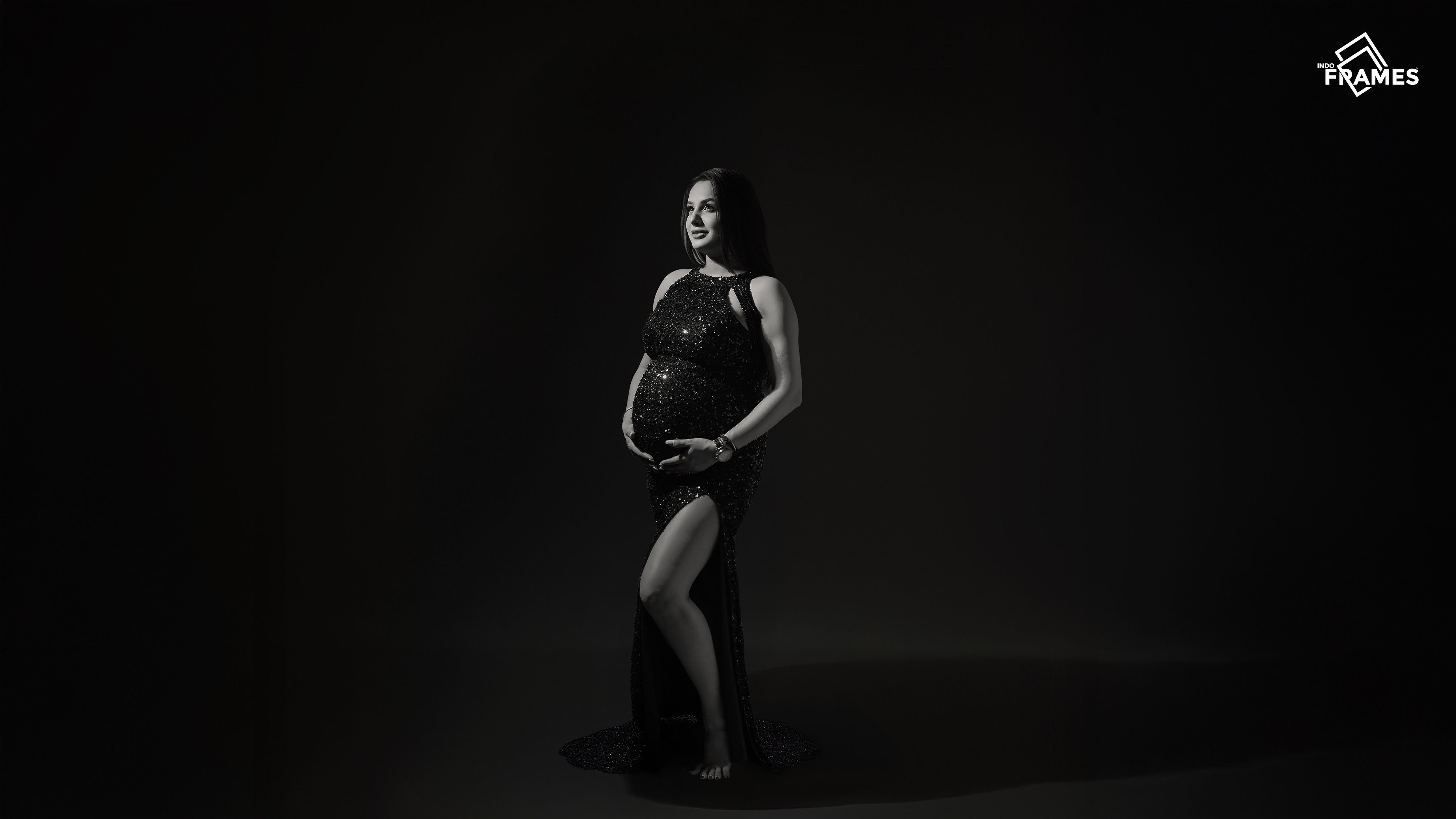 Casual couple maternity portrait