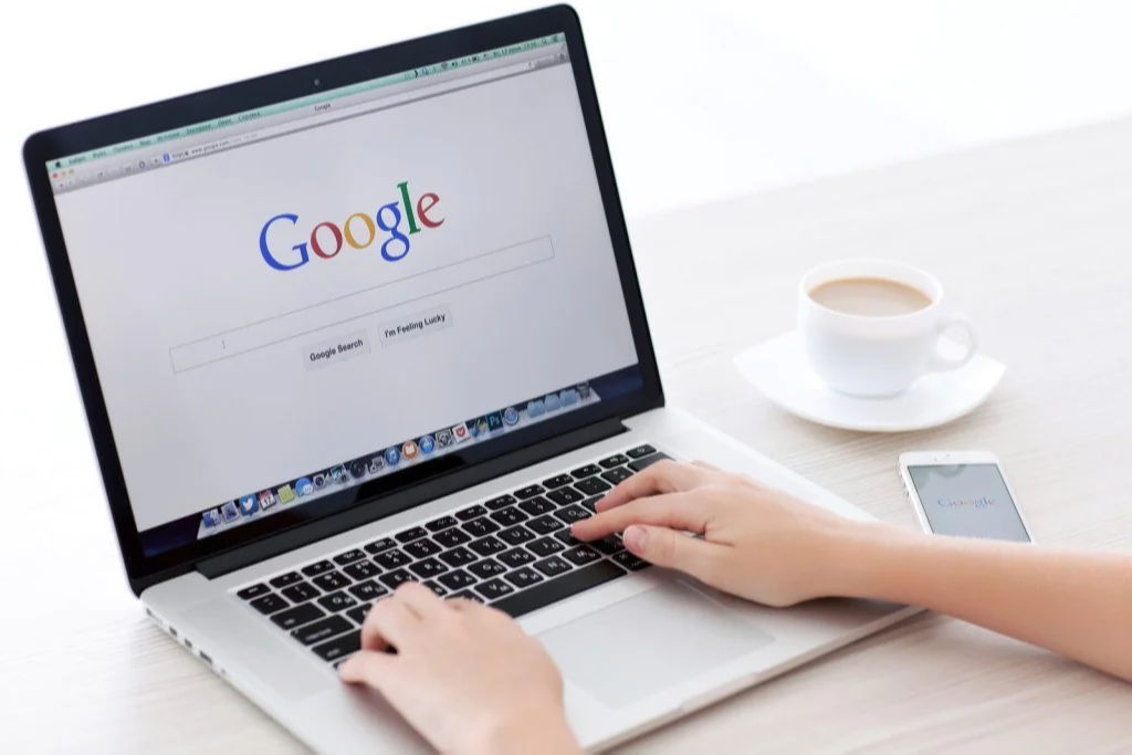 Campanha no Google Usuário na página inicial do Google