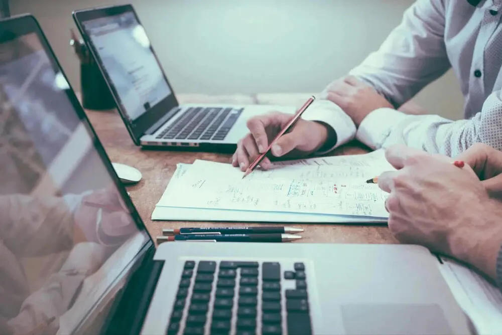 Gaji Telat dan Data Karyawan Berantakan? Saatnya Pakai Sistem Cerdas!