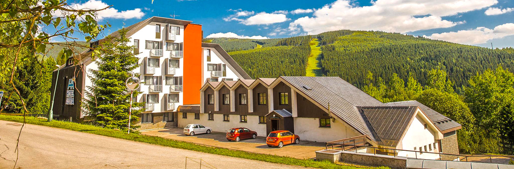 Active autumn stay in the Giant Mountains with wellness, swimming pool and trips