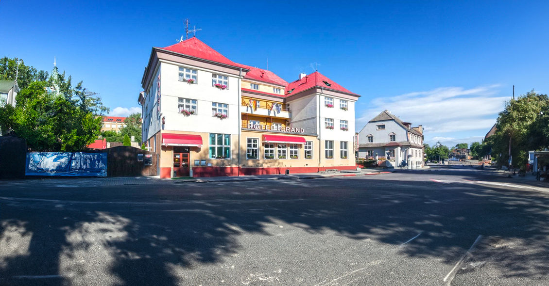 Hotel Grand, Doksy - Komfortowy nocleg nad jeziorem Mách z wellness 