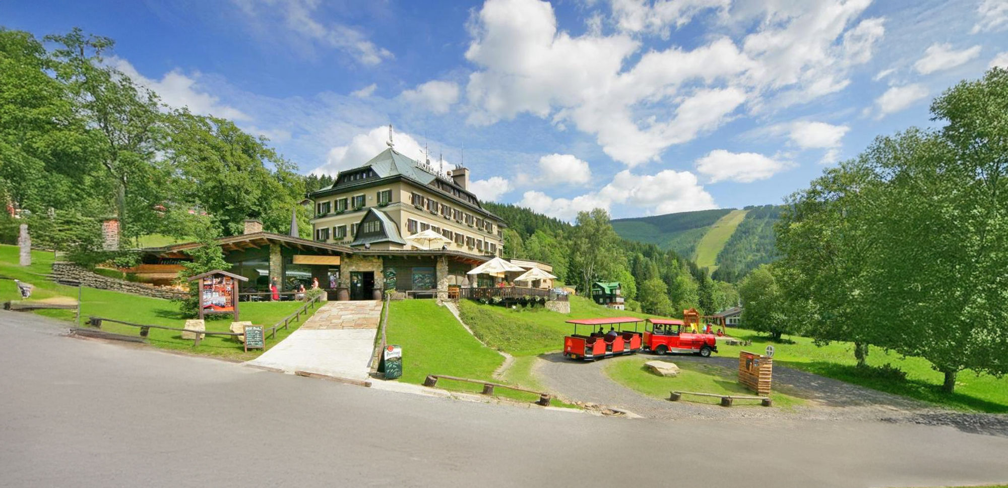 Spring stay at Hotel Praha in Špindlerův Mlýn