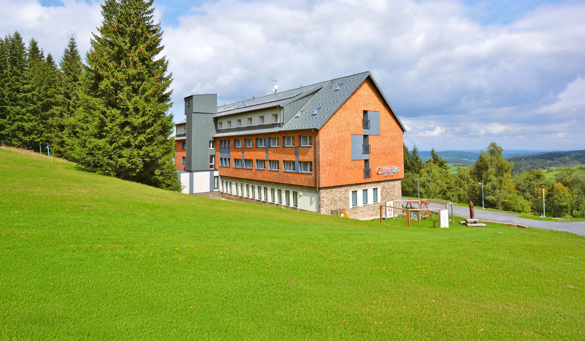 Šumava v pohybu: Horské zážitky z hotelu Churáňov
