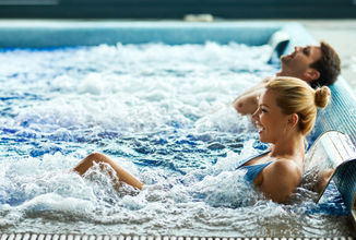 Aufenthalt mit Halbpension und Eintritt in die Thermen (2 - 7 Nächte).