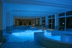 Két Korona Konferencia és Wellness Hotel