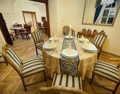 ZÁMECKÝ HOTEL HRUBÁ SKÁLA