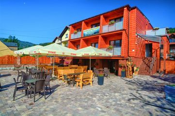 Pensjonat & Restauracja Lustrzany Zakątek