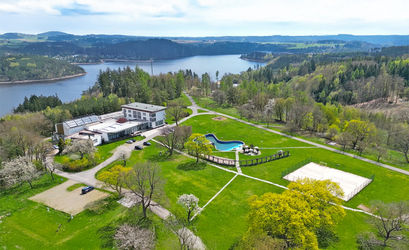 Ein perfekter Wellnessaufenthalt am Ufer des Orlická-Stausees im Hotel Orlík