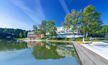 Dovolená u jezera, jak má být – Hotel Port u Máchova jezera