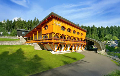 Accommodation in Špindlerův Mlýn with half board and wellness in the popular Lesana hotel