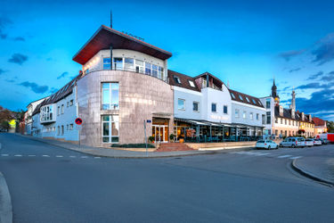 A stay under Pálava full of flavors, comfort and wellness