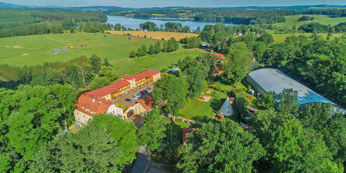Resort Stein Cheb: rodinný resort u přehrady Skalka s wellness, ekofarmou a zážitky pro děti