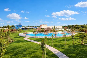 MJUS WORLD RESORT & Thermal Park Körmend: termální pobyt v Maďarsku s bazény, wellness a letní pohodou