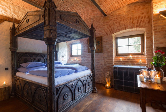 Winter or summer in the harsh Middle Ages (1 night)