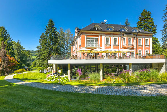 Wellness & Spa hotel Villa REGENHART