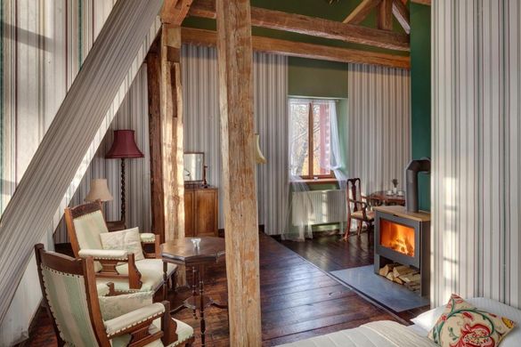 Hotel DVŮR PECÍNOV