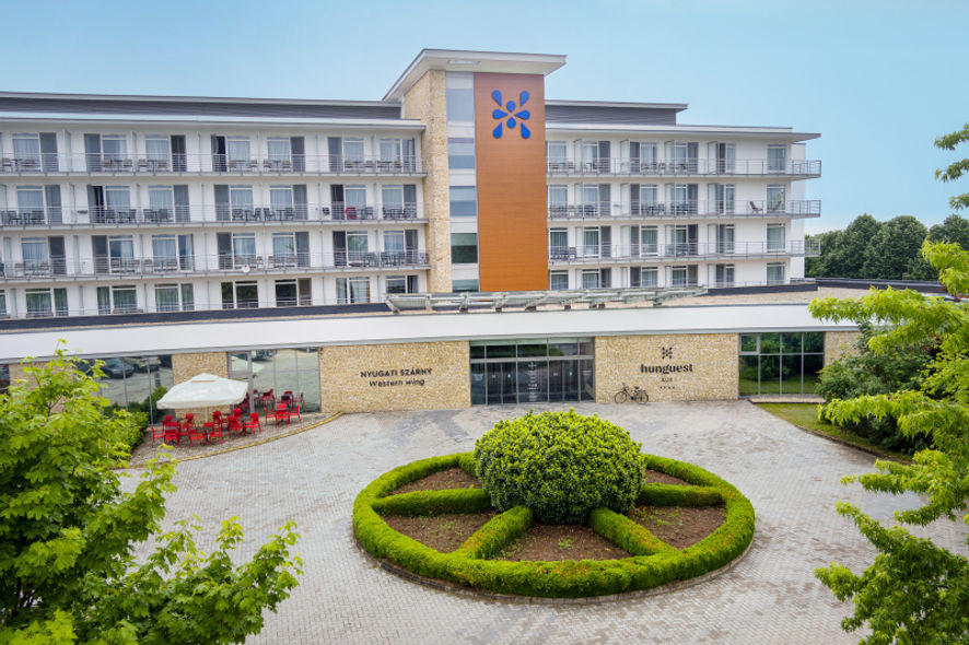  HUNGUEST HOTEL BÜK