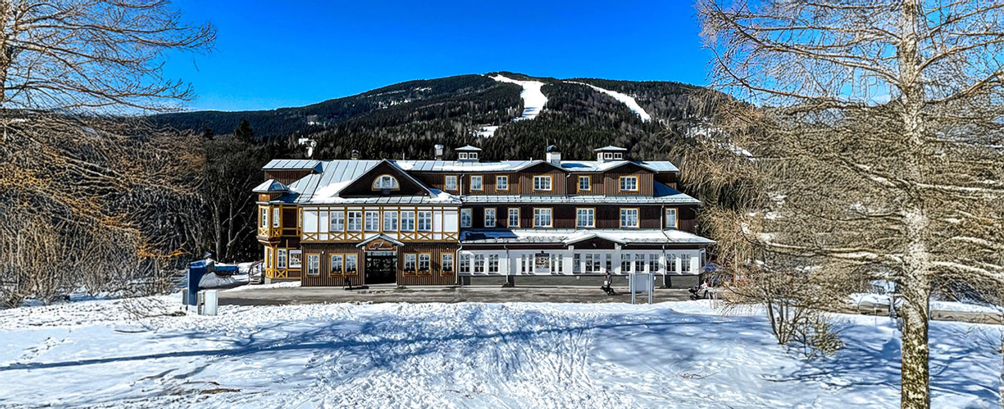 Hotel Sněžka: Pohodlí a luxus v srdci Krkonoš pro každého