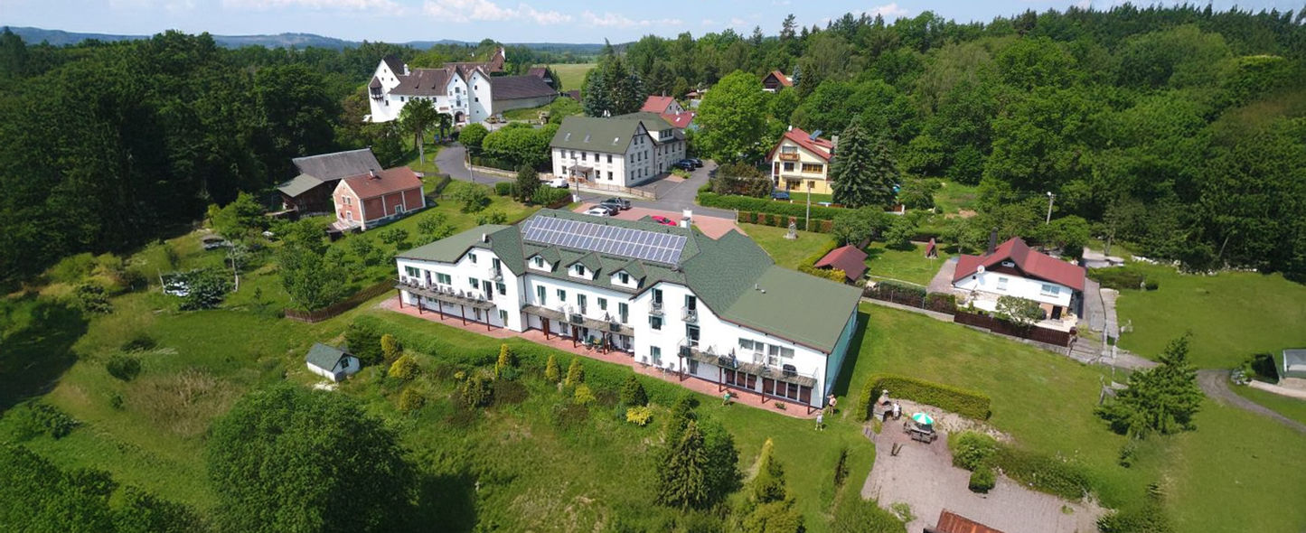 Odkryj urok Hotelu Seeberg – romantycznego miejsca na relaks w pobliżu Franciszkowych Łaźni