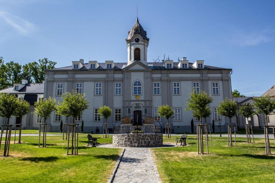 HOTEL PANSTVÍ DLOUHÁ LHOTA