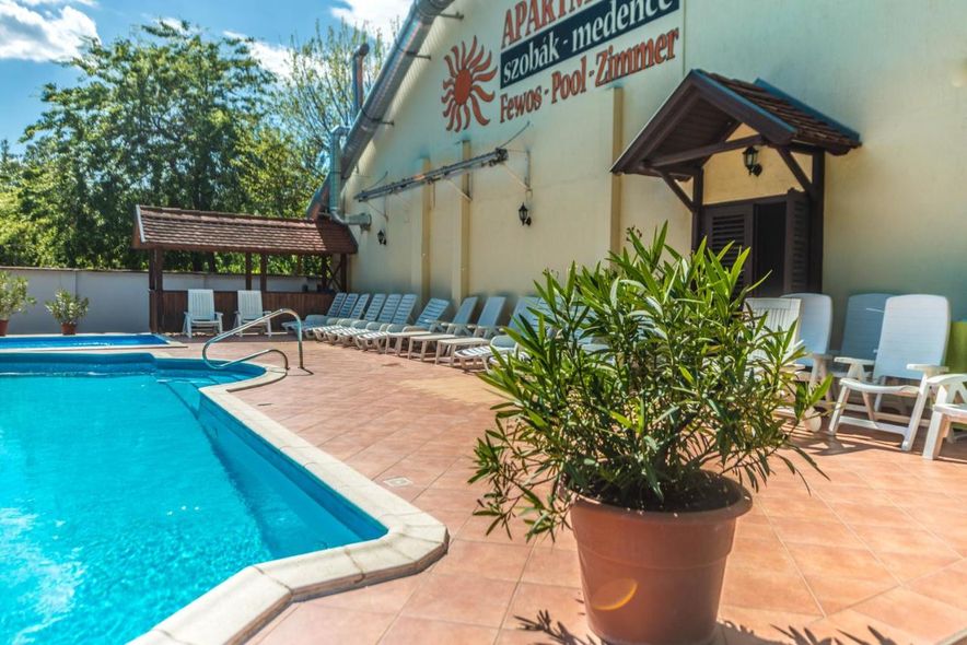 Pater Apartments and Rooms