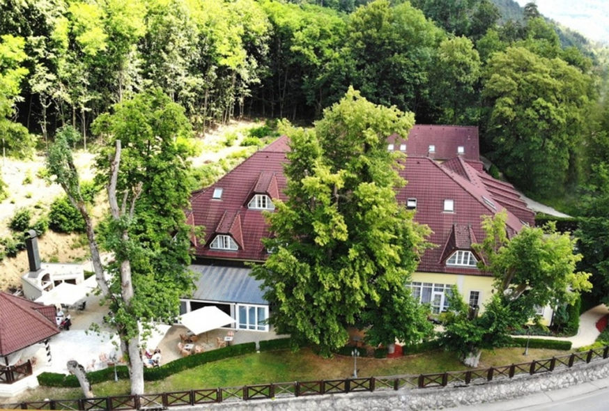 Parkhotel NA BARAČKE