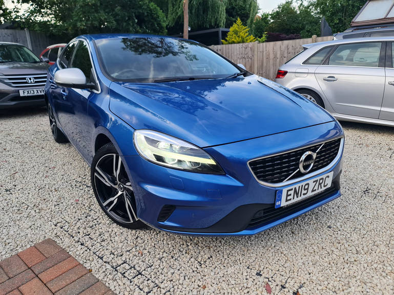 VOLVO-V40-21