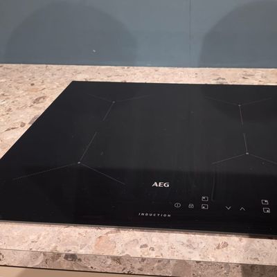 NIEUWE Luxe Showroom Hoekkeuken inclusief AEG Apparaten thumbnail 6