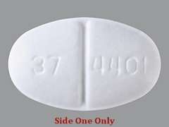 Esto es un Tableta blanco oval imprimido con 37 4401 en la parte delantera, nada en la parte posterior, y es fabricado por MYLAN SP-VIATRI.