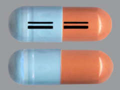 Esto es un Cápsula color durazno oblongo imprimido con nada en la parte delantera, nada en la parte posterior, y es fabricado por ACCORD HEALTHCA.