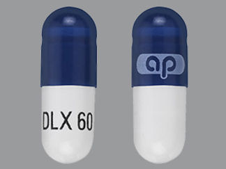 Esto es un Cápsula Dr imprimido con logo en la parte delantera, DLX 60 en la parte posterior, y es fabricado por None.