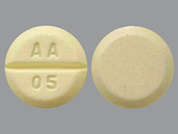 Phytonadione: Esto es un Tableta amarillo claro redondo imprimido con AA  05 en la parte delantera, nada en la parte posterior, y es fabricado por MAJOR PHARMACEU.