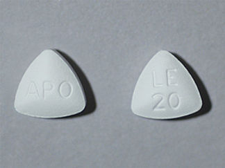 Esto es un Tableta imprimido con LE  20 en la parte delantera, APO en la parte posterior, y es fabricado por None.