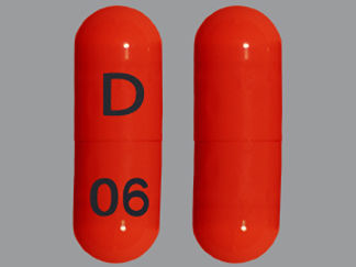 This is a Capsule imprinted with D on the front, 06 on the back.