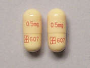 Prograf: Esto es un Cápsula amarillo claro oblongo imprimido con 0.5mg en la parte delantera, logo and 607 en la parte posterior, y es fabricado por ASTELLAS PHARMA.