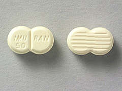 Esto es un Tableta amarillo double-circle imprimido con IMU RAN  50 en la parte delantera, nada en la parte posterior, y es fabricado por LEGACY PHARMA I.