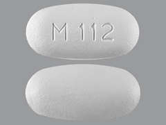 Esto es un Tableta blanco oval imprimido con M112 en la parte delantera, nada en la parte posterior, y es fabricado por MYLAN SP-VIATRI.