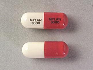 Esto es un Cápsula imprimido con MYLAN  3000 en la parte delantera, MYLAN  3000 en la parte posterior, y es fabricado por None.