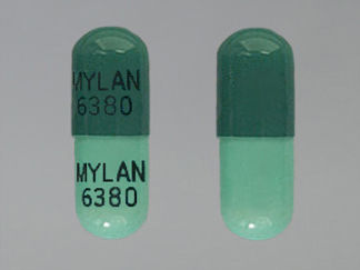 Esto es un Cápsula LP Pellets 24 Hr imprimido con MYLAN 6380 en la parte delantera, MYLAN 6380 en la parte posterior, y es fabricado por None.