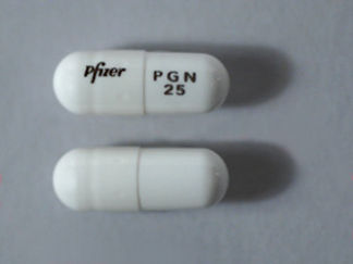 Esto es un Cápsula imprimido con Pfizer en la parte delantera, PGN  25 en la parte posterior, y es fabricado por None.