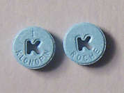 Klonopin: Esto es un Tableta azul redondo imprimido con 1  KLONOPIN en la parte delantera, ROCHE en la parte posterior, y es fabricado por ROCHE LABS..
