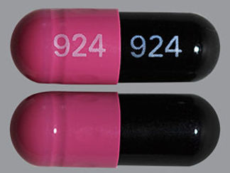 This is a Capsule Dr imprinted with 924 on the front, 924 on the back.