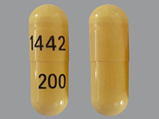 Esto es un Cápsula imprimido con 1442 en la parte delantera, 200 en la parte posterior, y es fabricado por None.