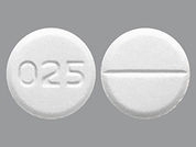 Baclofen: Esto es un Tableta imprimido con 025 en la parte delantera, nada en la parte posterior, y es fabricado por None.