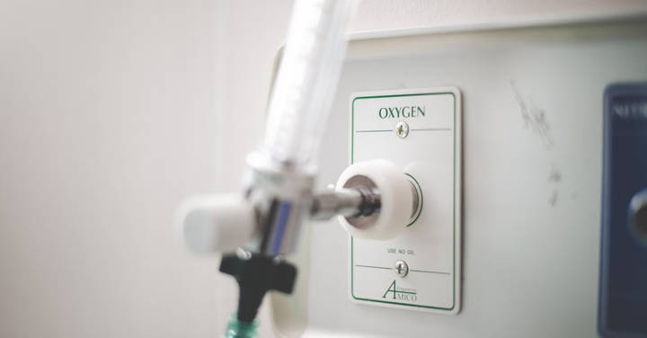 File image: Hospital wall-mounted oxygen control panel with delivery tubing in medical facility.